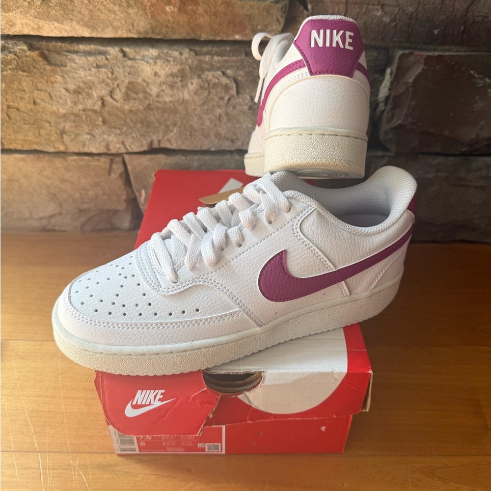 NIB/New Nike Court Vision Low athletic shoes 7.5/6